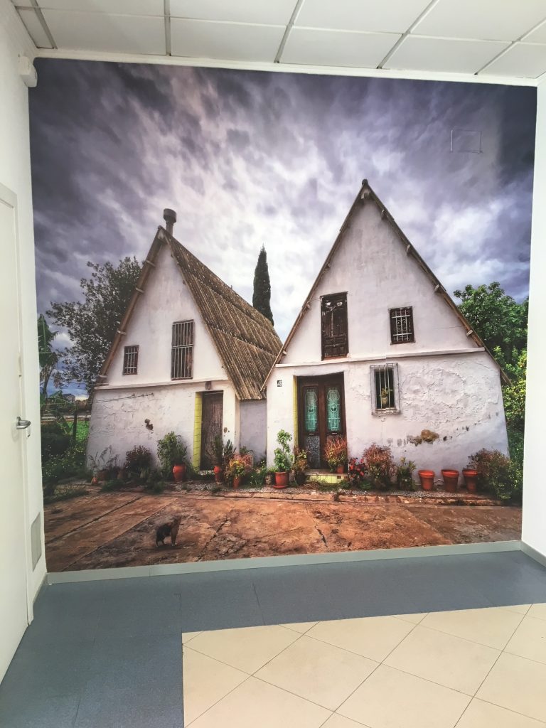 Vinilos decorativos personalizados para escaparates en Vila-real