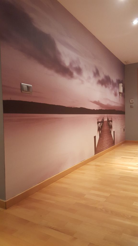 Vinilos decorativos personalizados para escaparate en Alicante