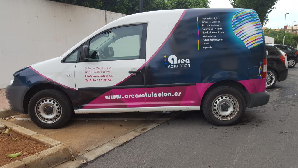 Rotulación de furgoneta con vinilos publicitarios en Mislata