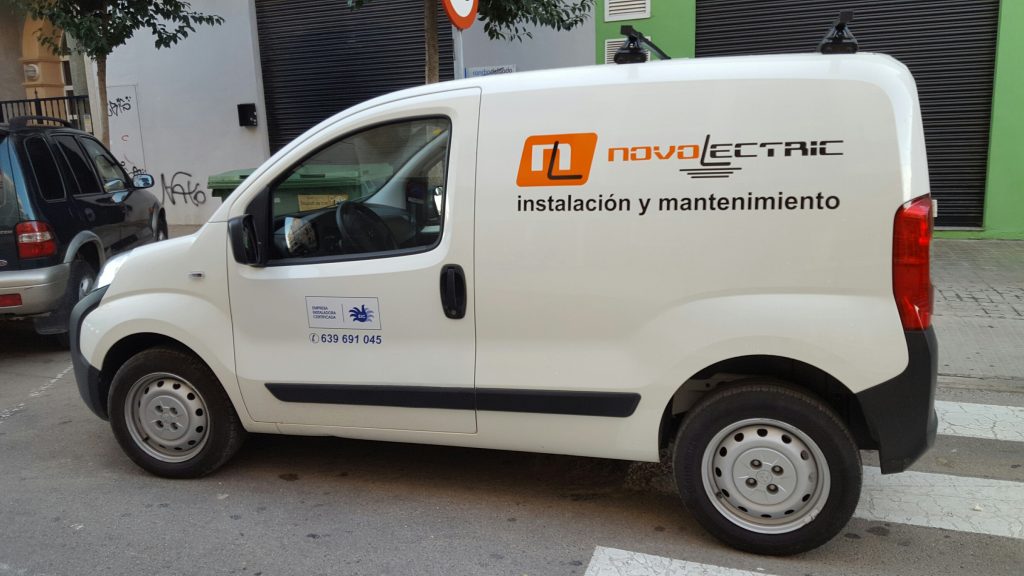 Rotulación de vehículo con vinilos publicitarios en San Vicente del Raspeig