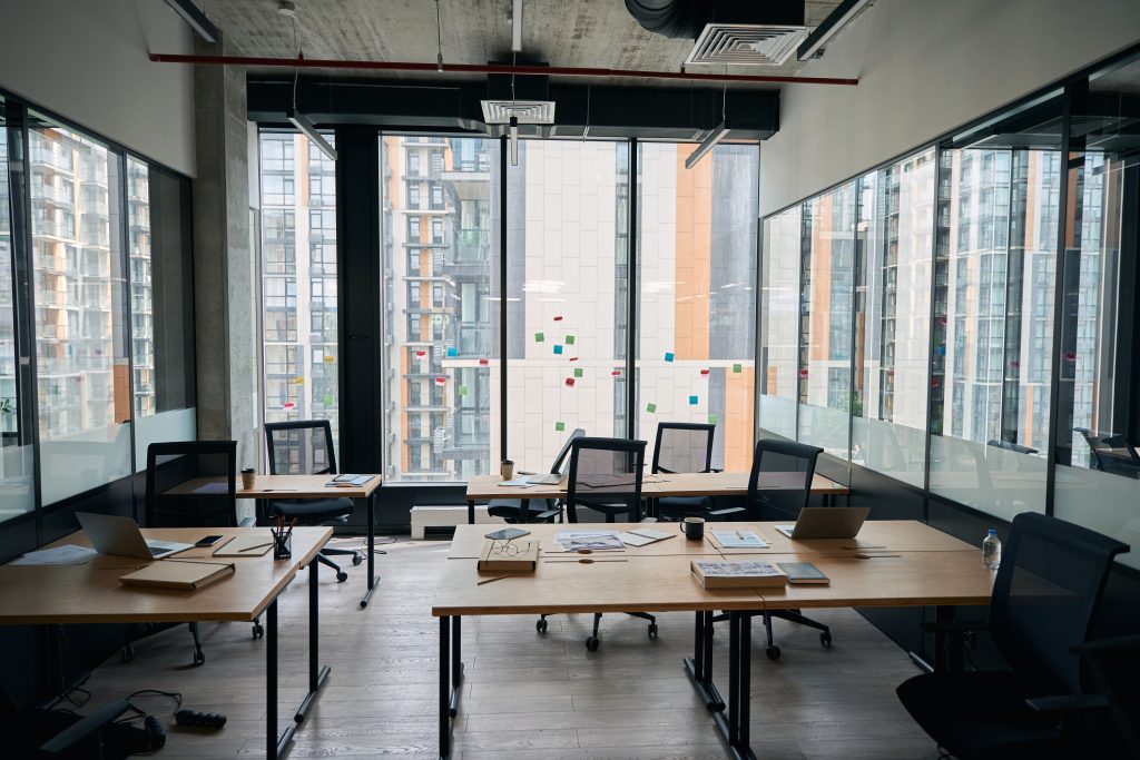 Rotulo Burjassot: diseño de oficinas modernas con vinilos decorativos